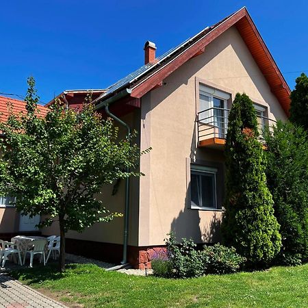 Lavender Apartment Siofok Bagian luar foto
